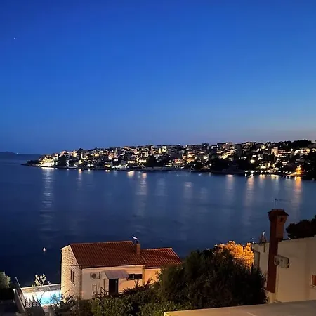 Beachfront With Pool - Myway Villa *