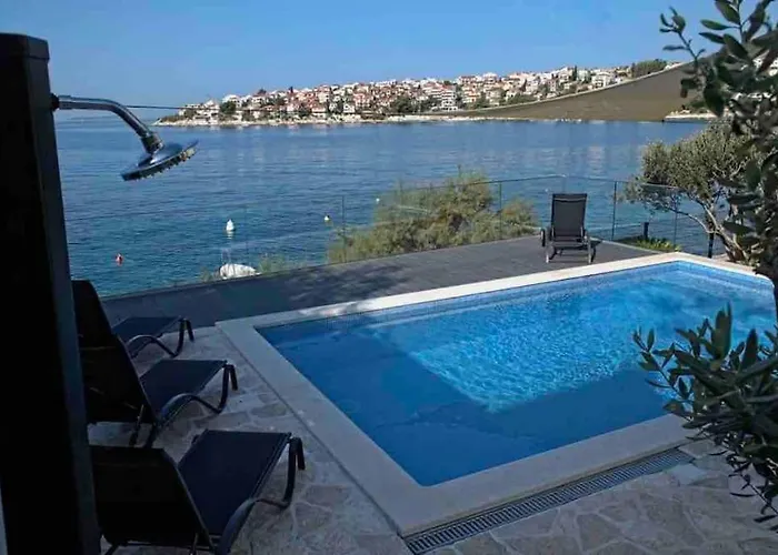 Beachfront With Pool - Myway 빌라