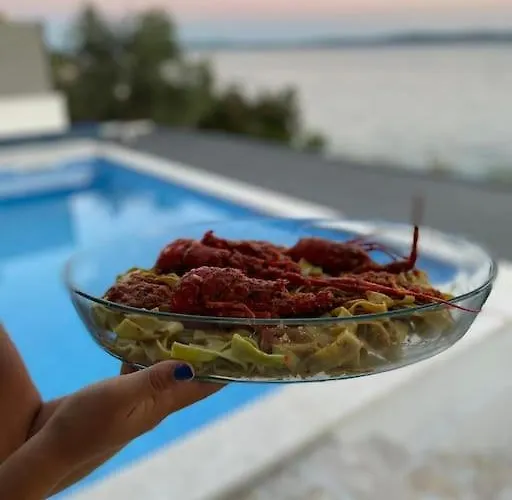 Beachfront With Pool - Myway *