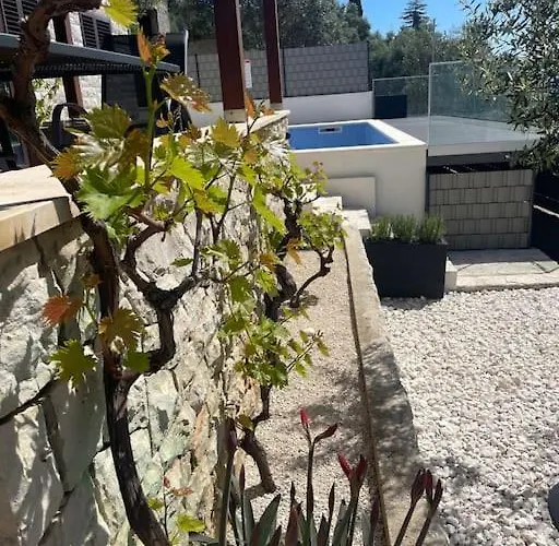 Beachfront With Pool - Myway Trogir