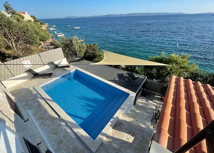 Beachfront With Pool - Myway 빌라 트로기르