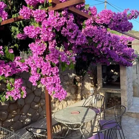 Villa Beachfront With Pool - Myway Trogir