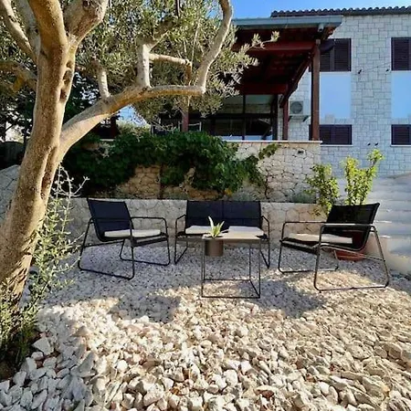 Beachfront With Pool - Myway *