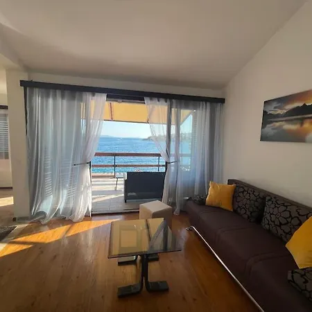 Villa Beachfront With Pool - Myway *